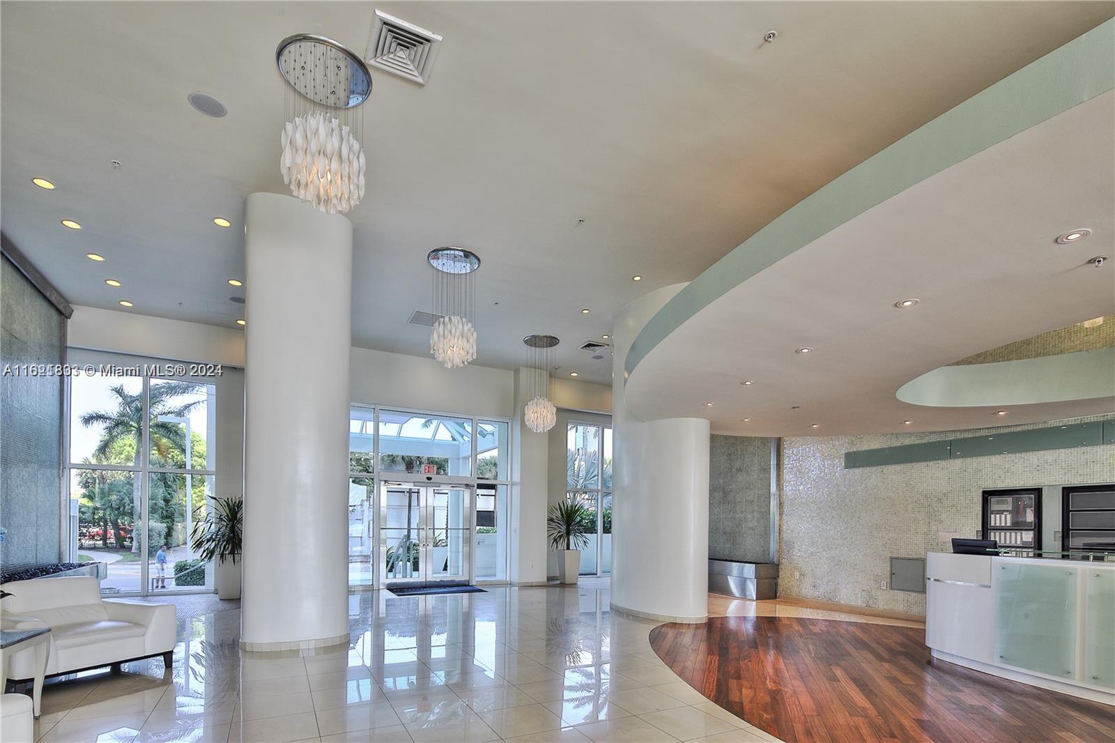 THE FLORIDIAN CONDO - Residential Lease