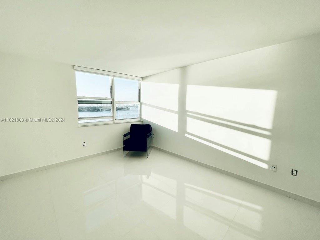 THE FLORIDIAN CONDO - Residential Lease
