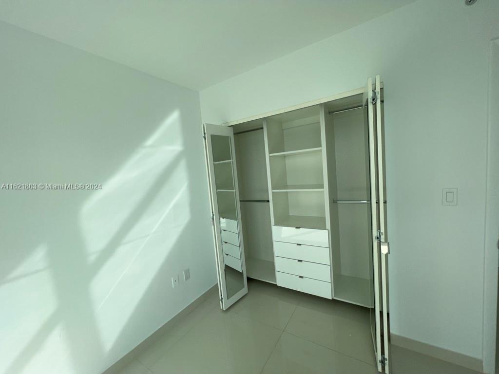 THE FLORIDIAN CONDO - Residential Lease