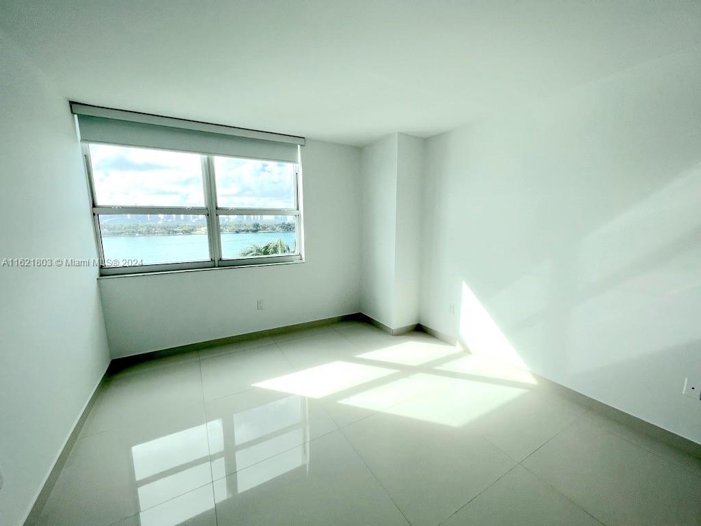 THE FLORIDIAN CONDO - Residential Lease