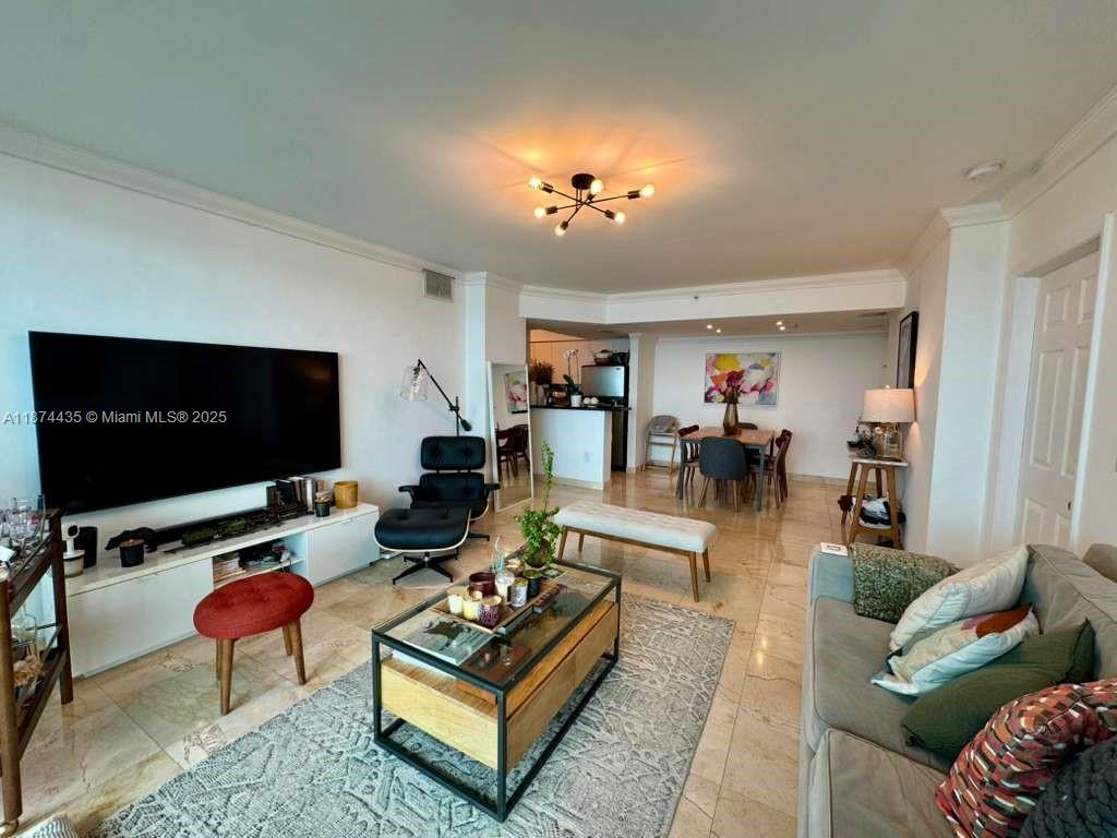 800 Claughton Island Dr 1003