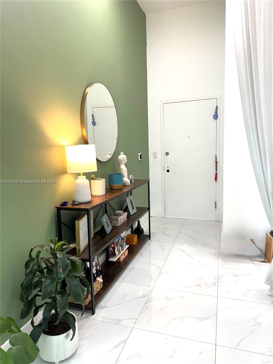 1900 N Bayshore Dr 710