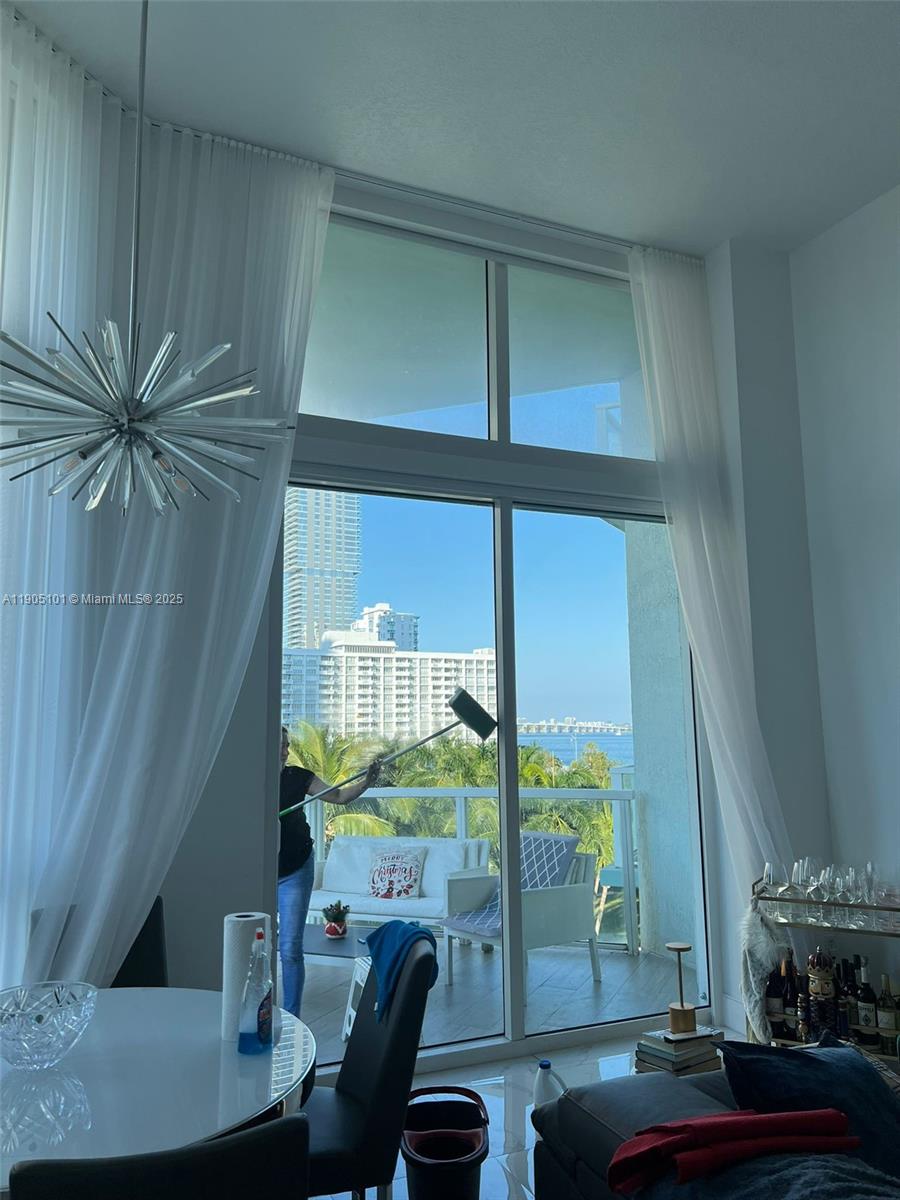 QUANTUM ON THE BAY CONDO - Residential