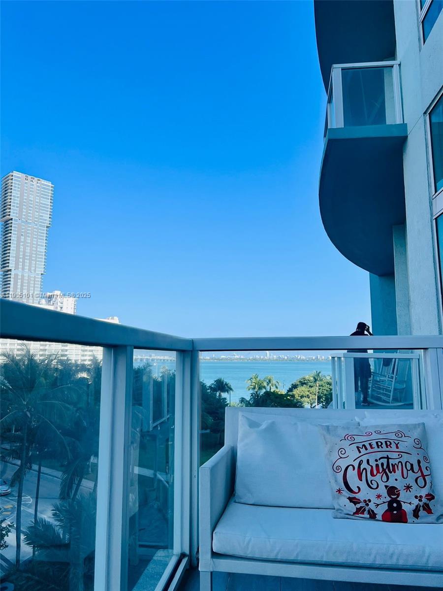 QUANTUM ON THE BAY CONDO - Residential