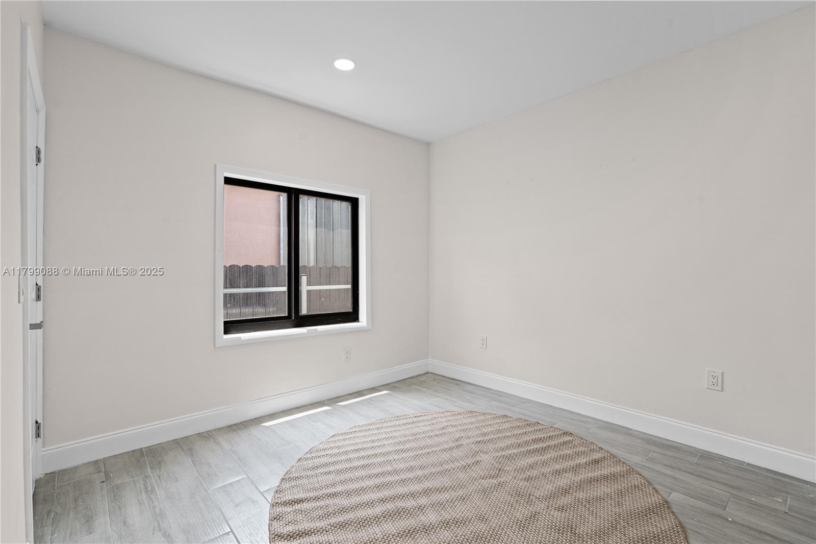 17TH AVE MANOR - Residential Income