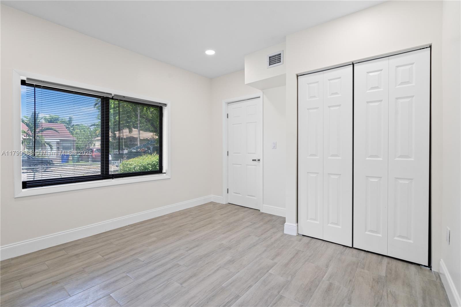 17TH AVE MANOR - Residential Income
