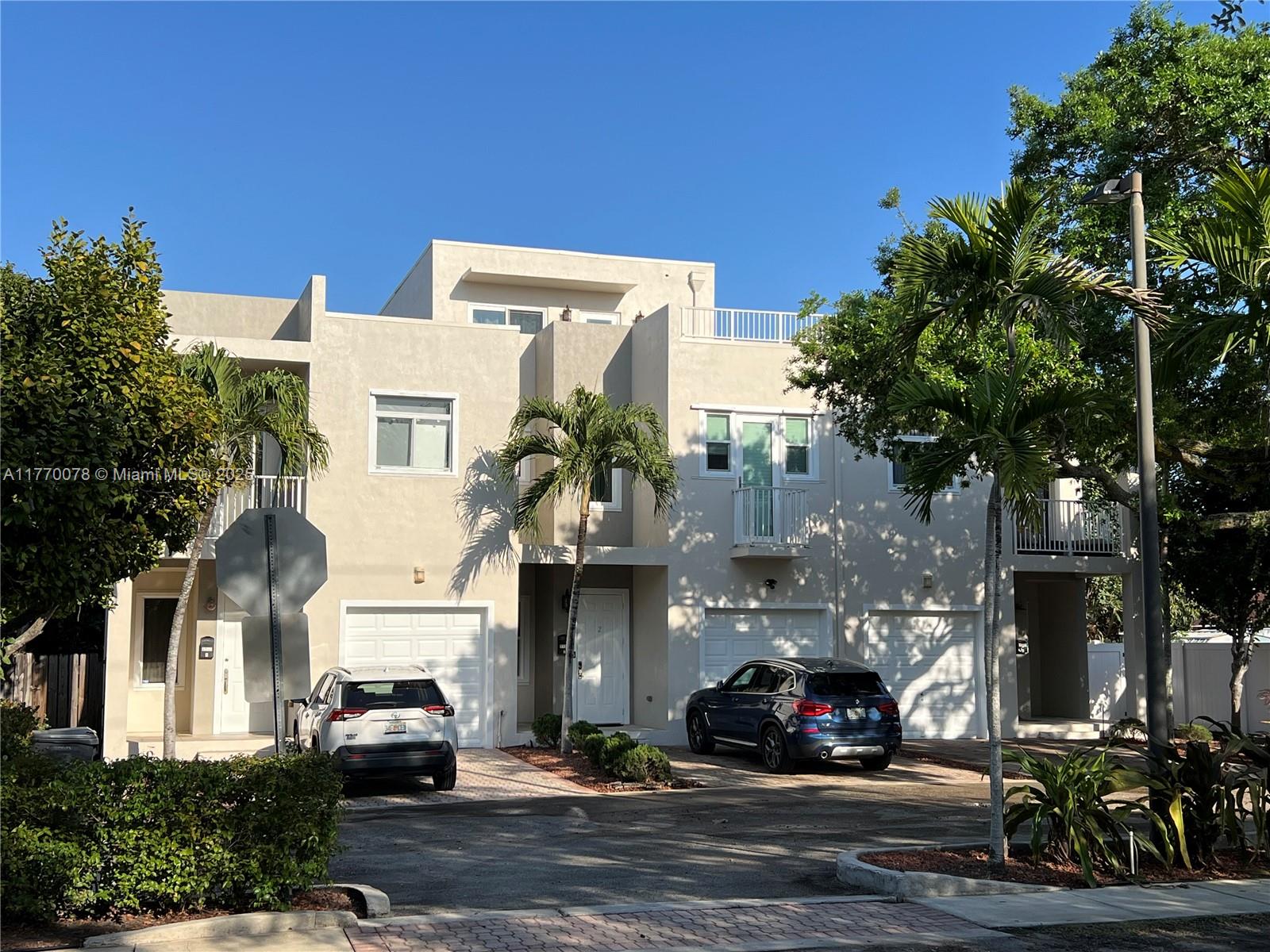Rental Property at 1115 N 17th Ave 2, Hollywood, Broward County, Florida - Bedrooms: 4 
Bathrooms: 3  - $4,500 MO.