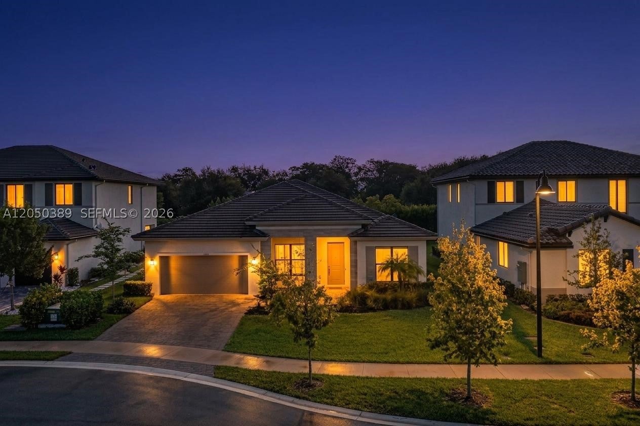 5736 SW 104th Ter