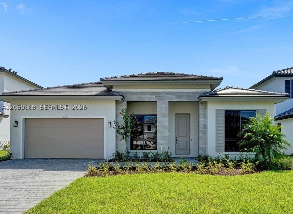 5736 SW 104th Ter