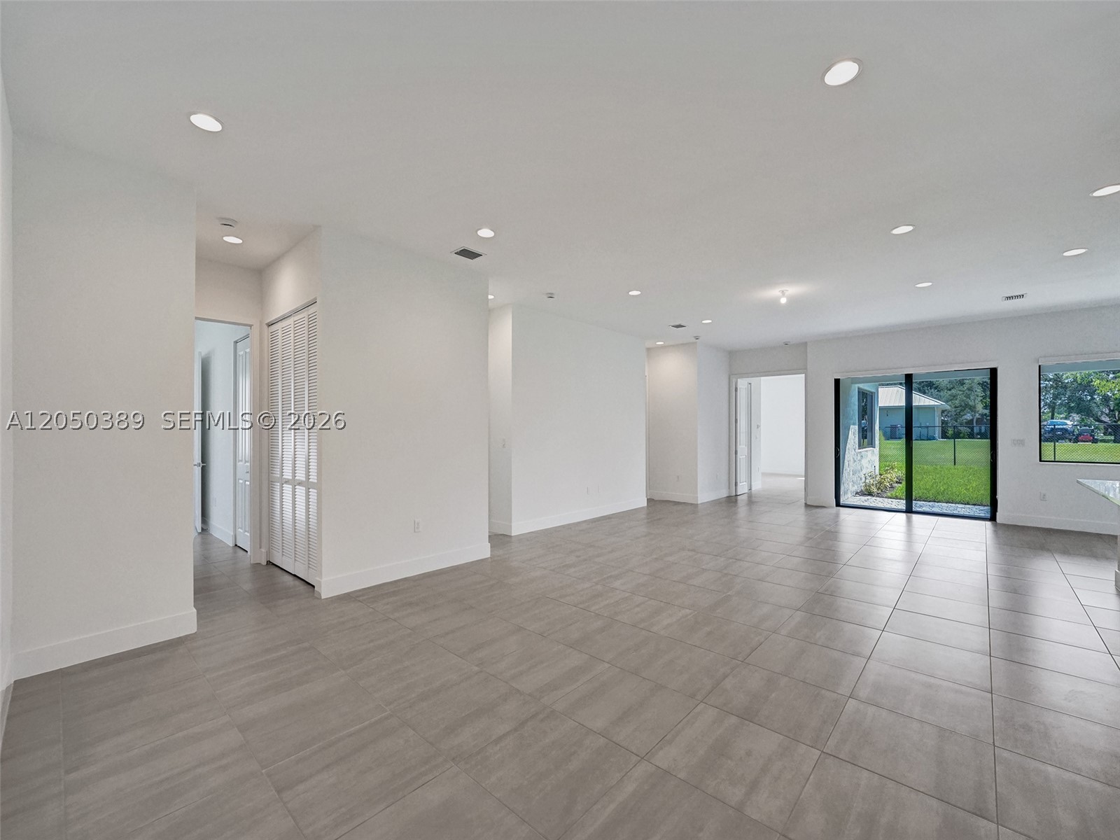 5736 SW 104th Ter