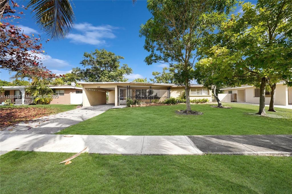 Photo of 1028 Long Island Ave, Fort Lauderdale, FL 33312 (MLS # A11765881)