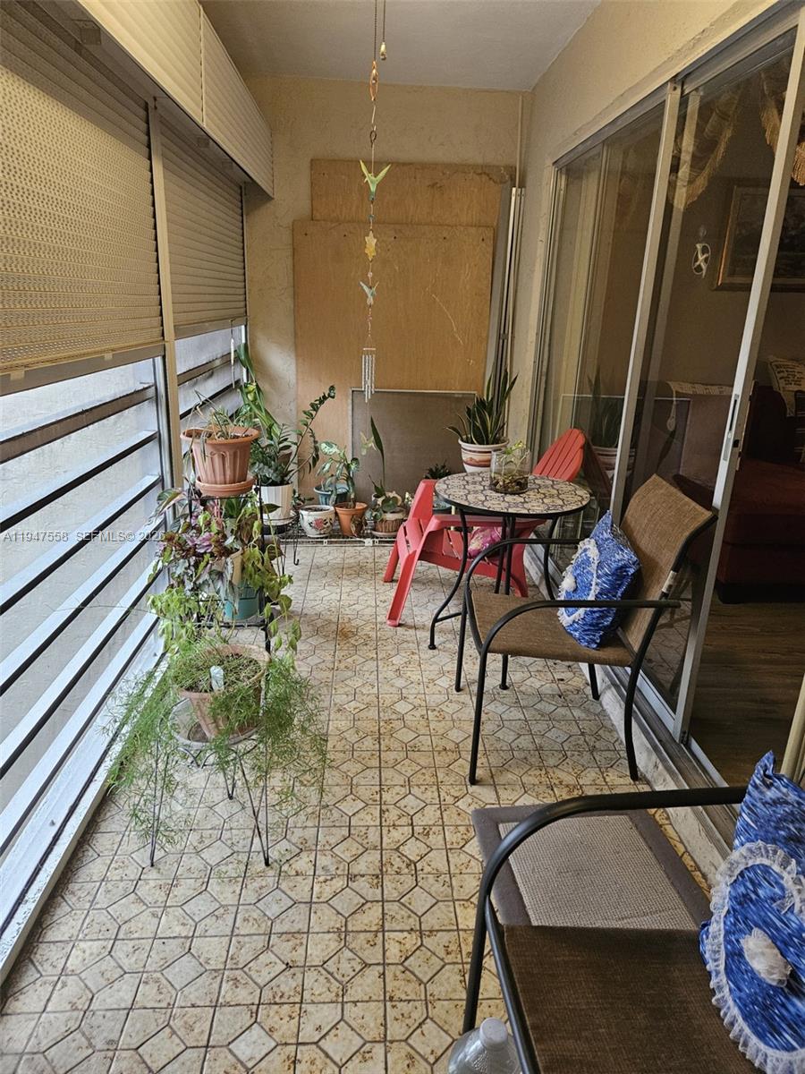 LAS VISTAS B IN INVERRARY - Residential