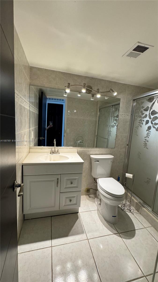 RO-MONT SOUTH CONDO E - Residential