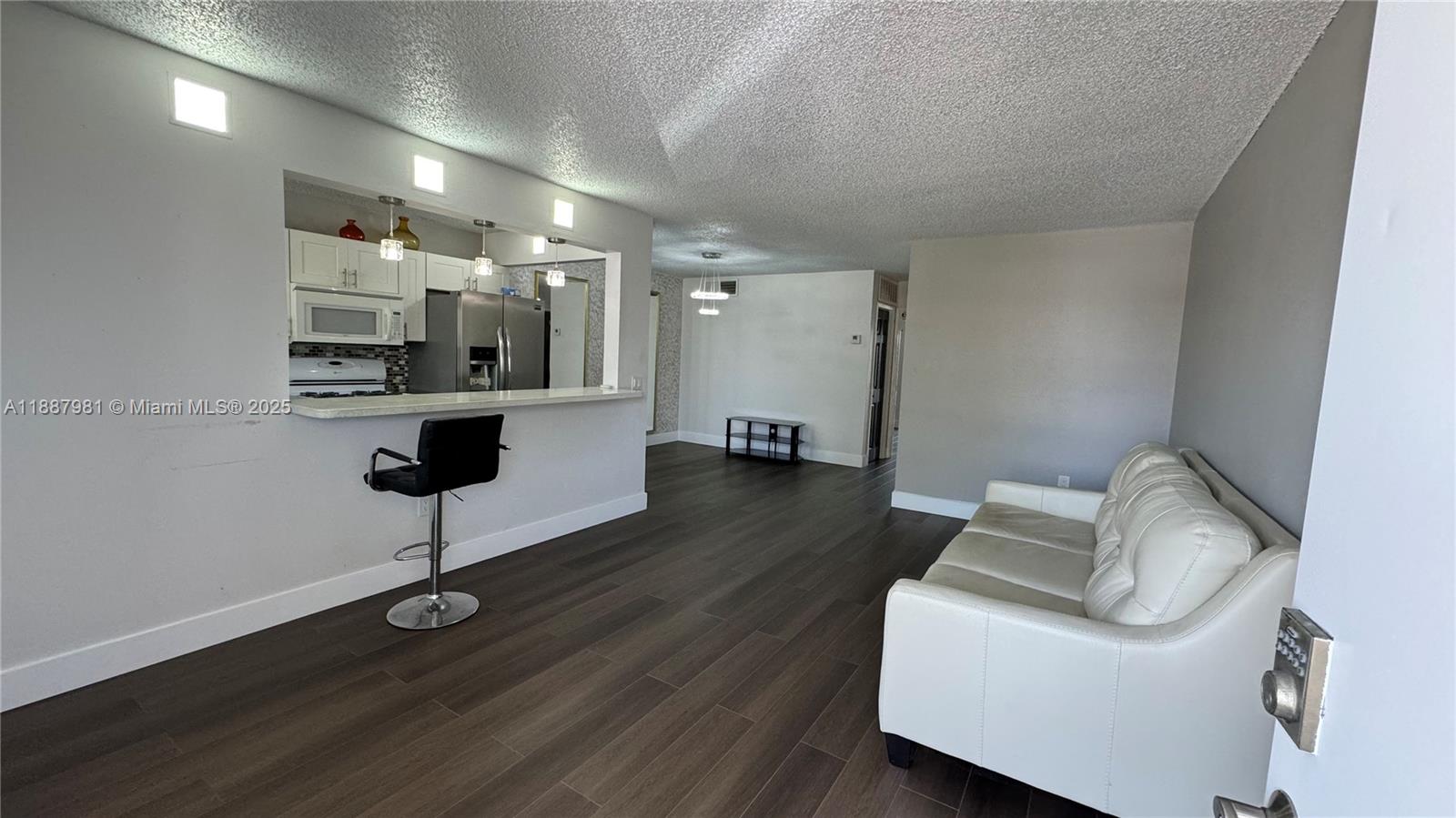 RO-MONT SOUTH CONDO E - Residential