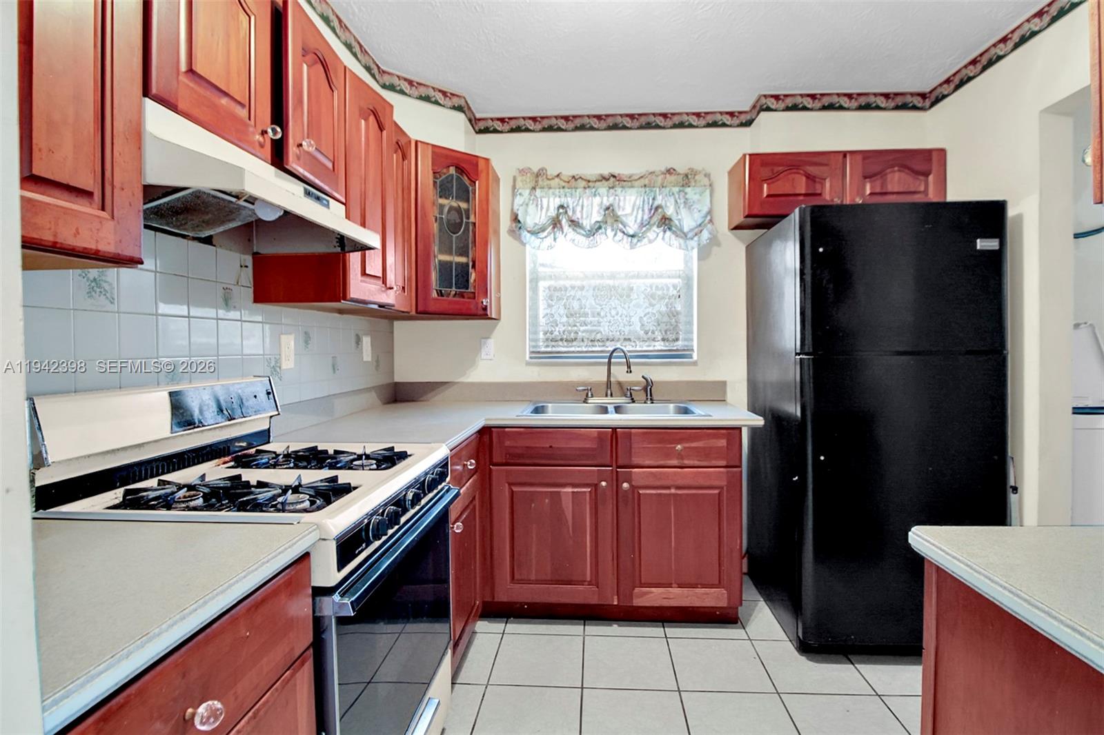 SCHOOL HOUSE SUB - Residential