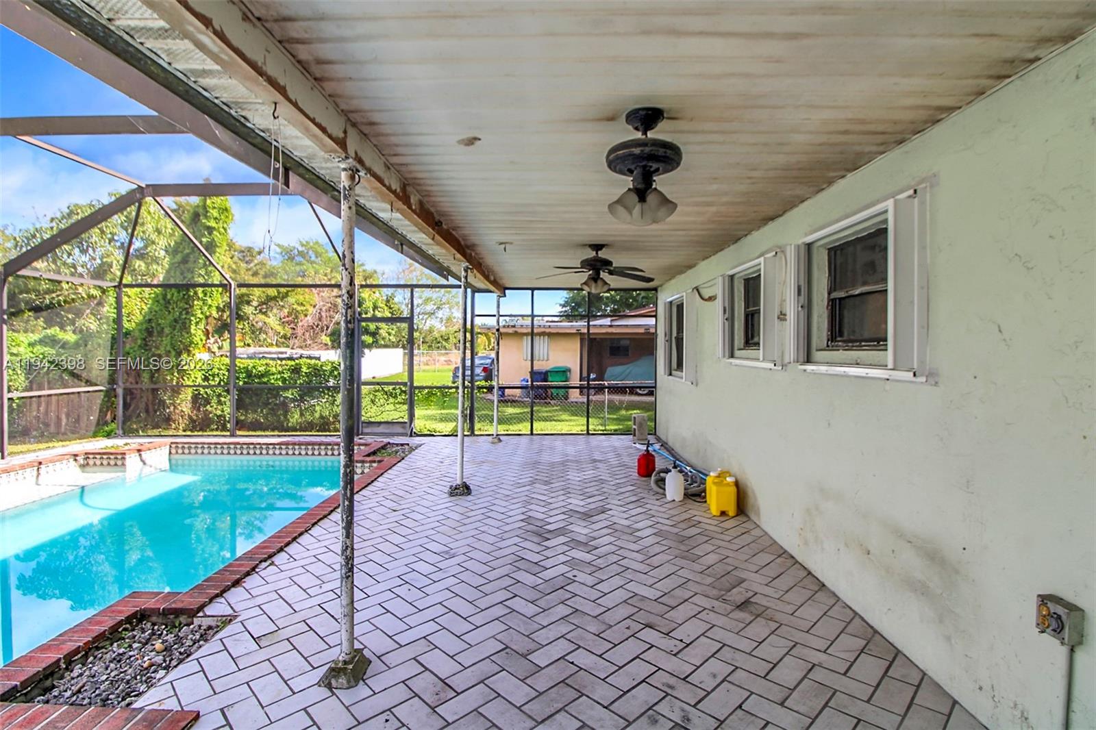 SCHOOL HOUSE SUB - Residential