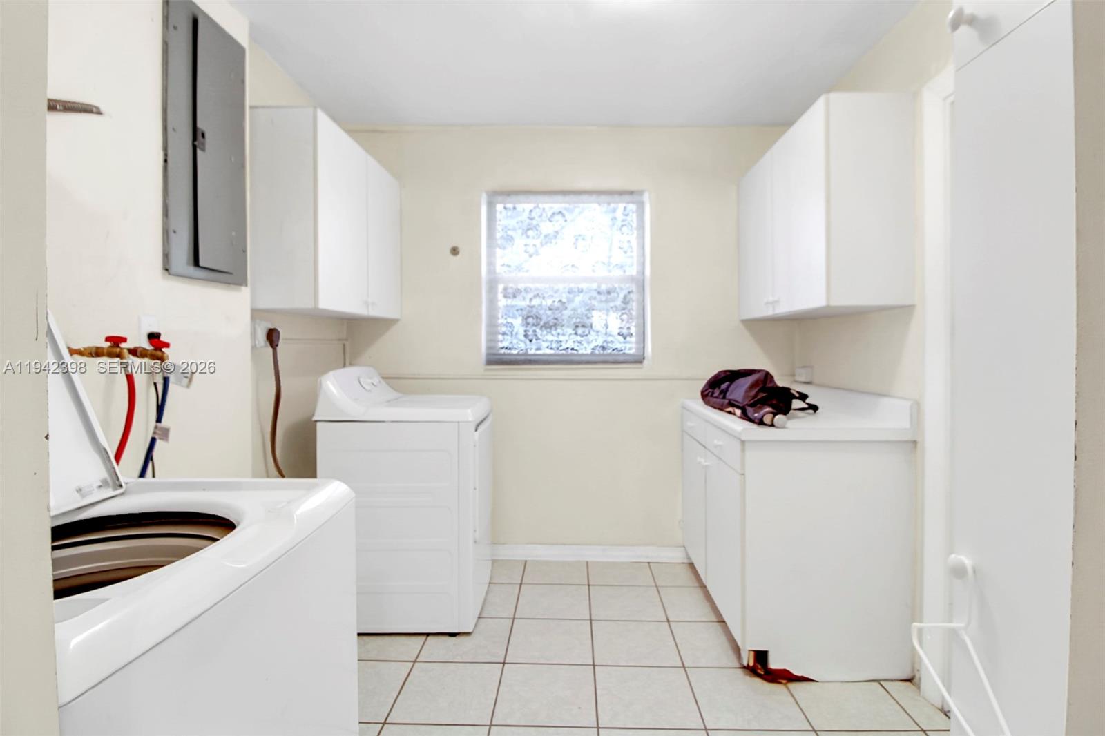 SCHOOL HOUSE SUB - Residential