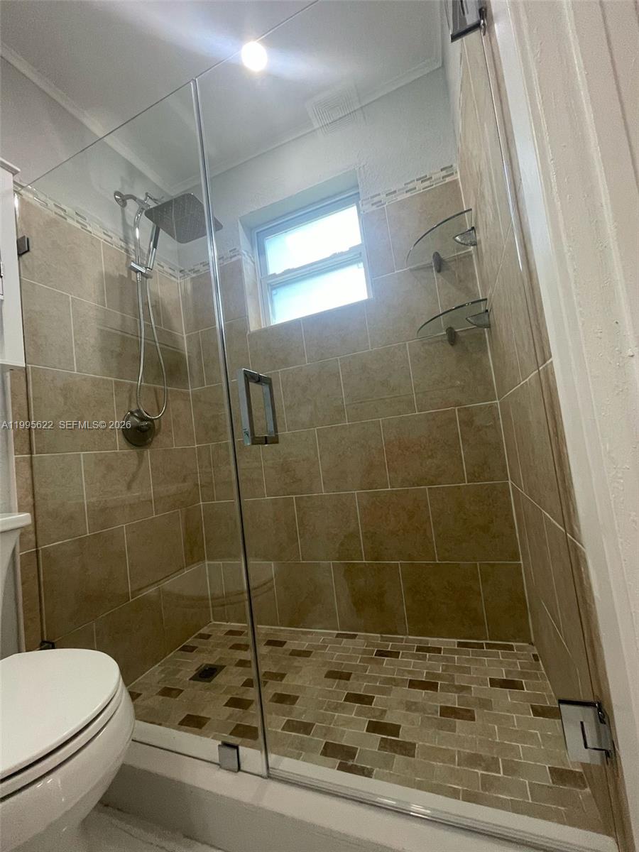 LINCOLN ESTS - Residential Lease