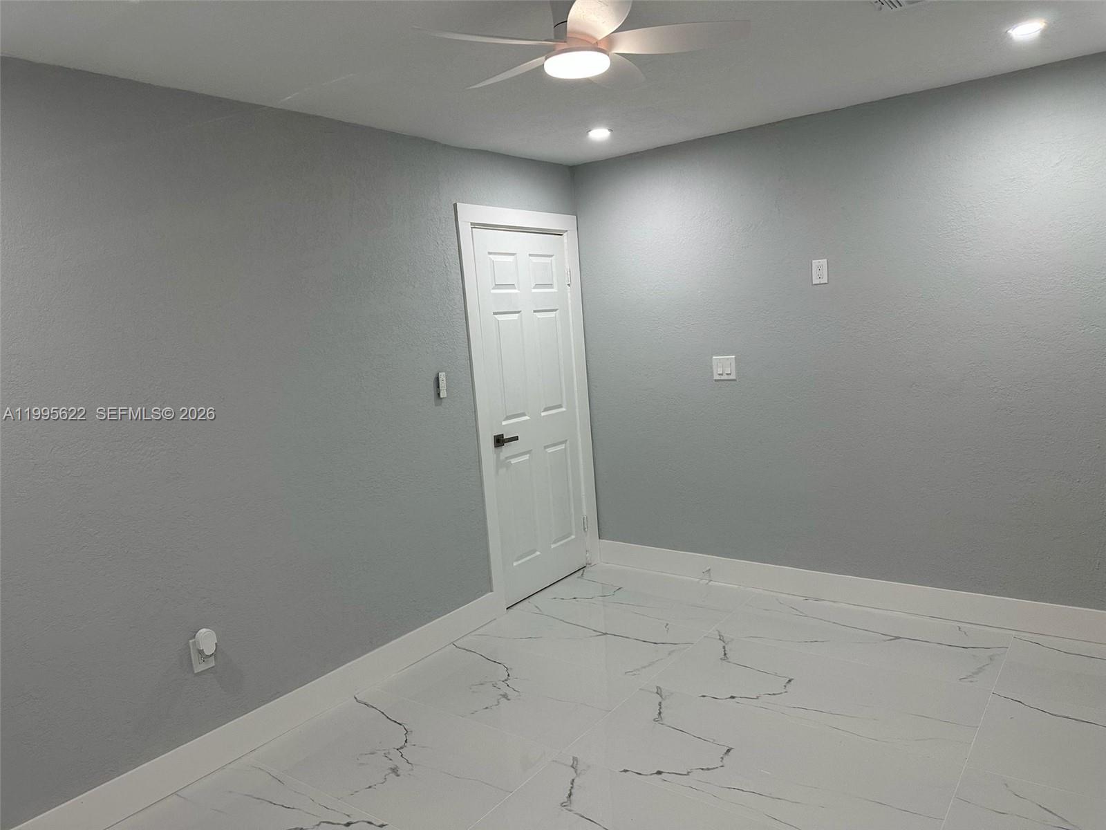 LINCOLN ESTS - Residential Lease