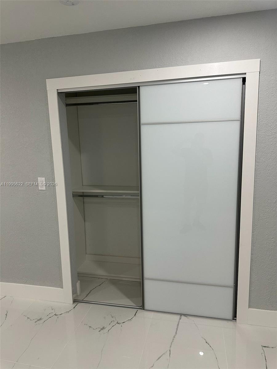 LINCOLN ESTS - Residential Lease