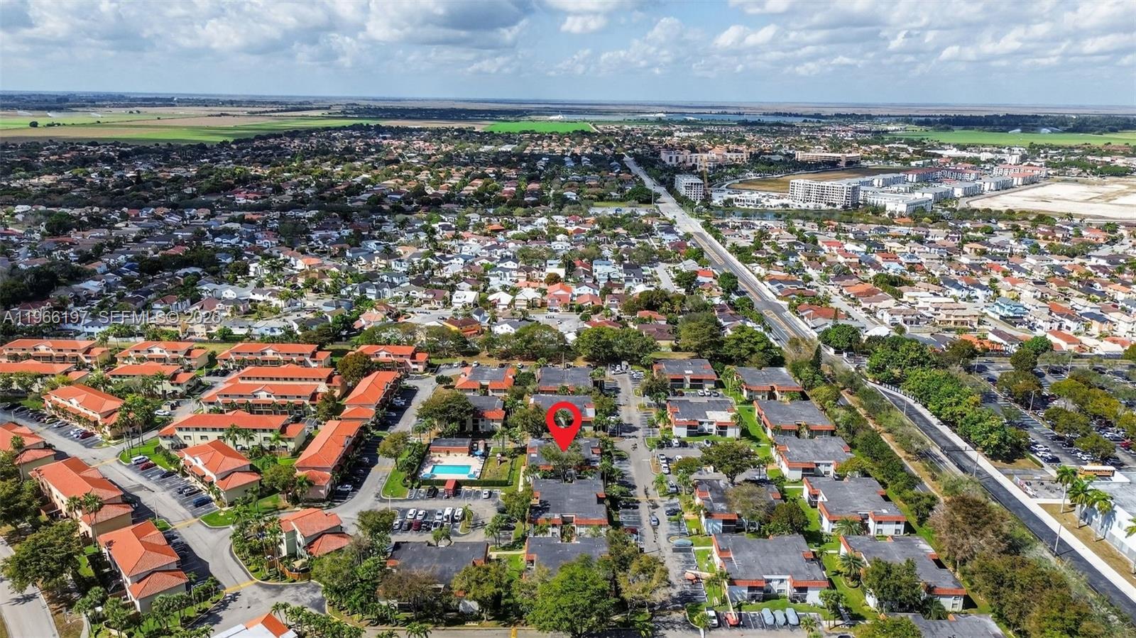 BANYAN TREE FIVE CONDO - Residential