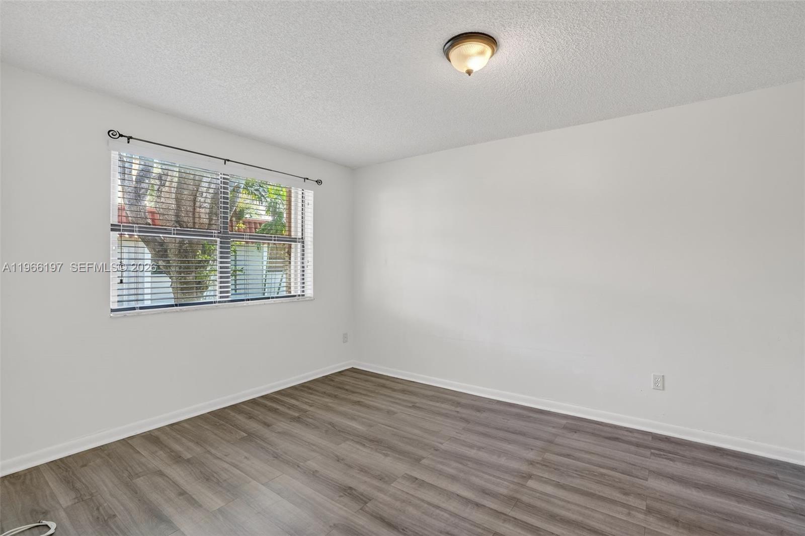 BANYAN TREE FIVE CONDO - Residential