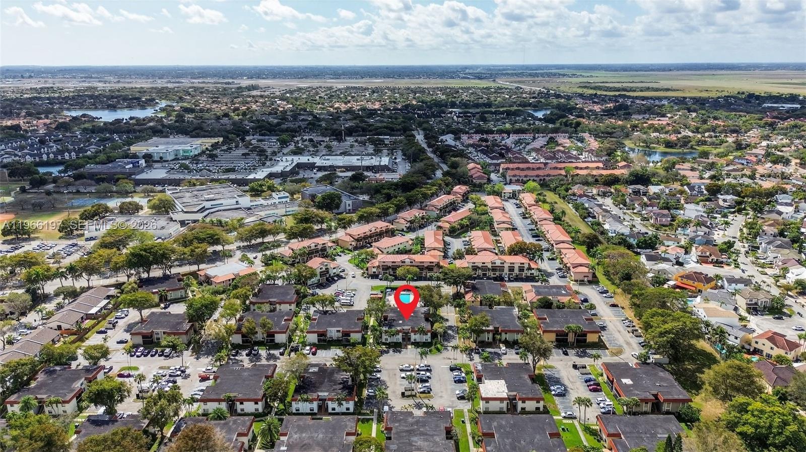 BANYAN TREE FIVE CONDO - Residential