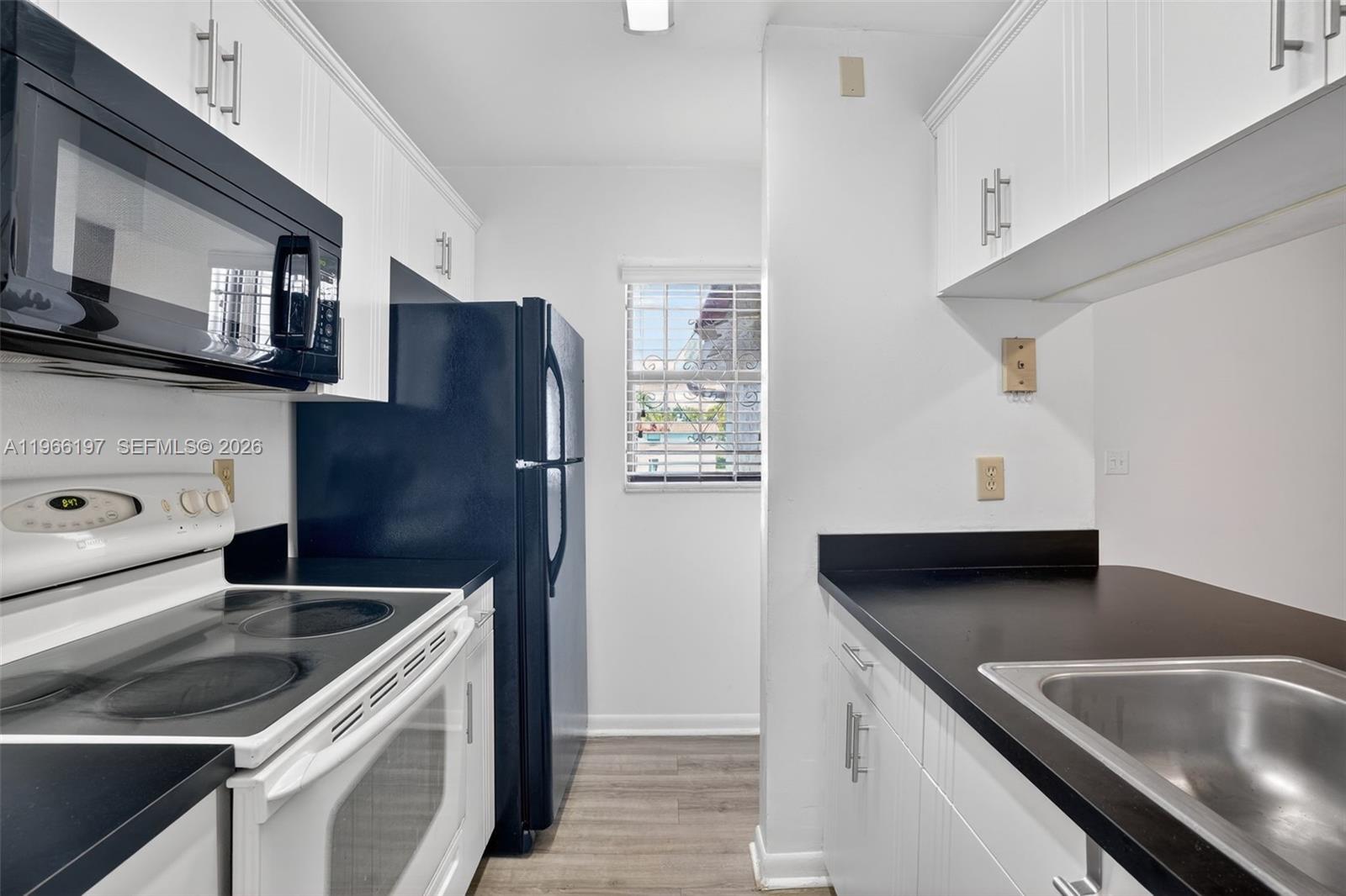 BANYAN TREE FIVE CONDO - Residential