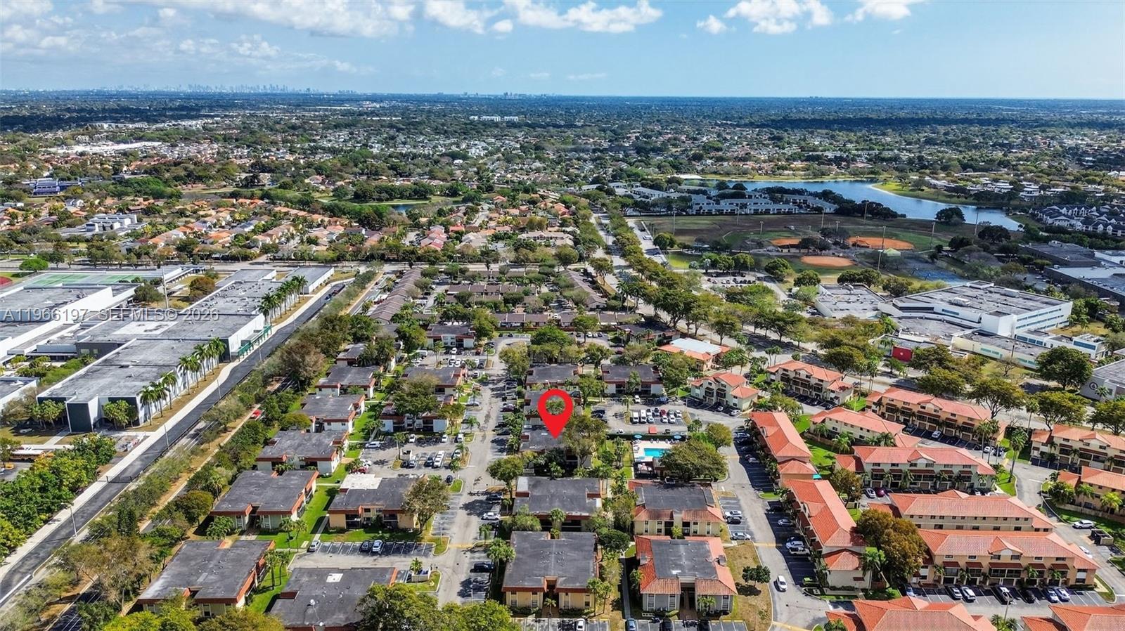 BANYAN TREE FIVE CONDO - Residential