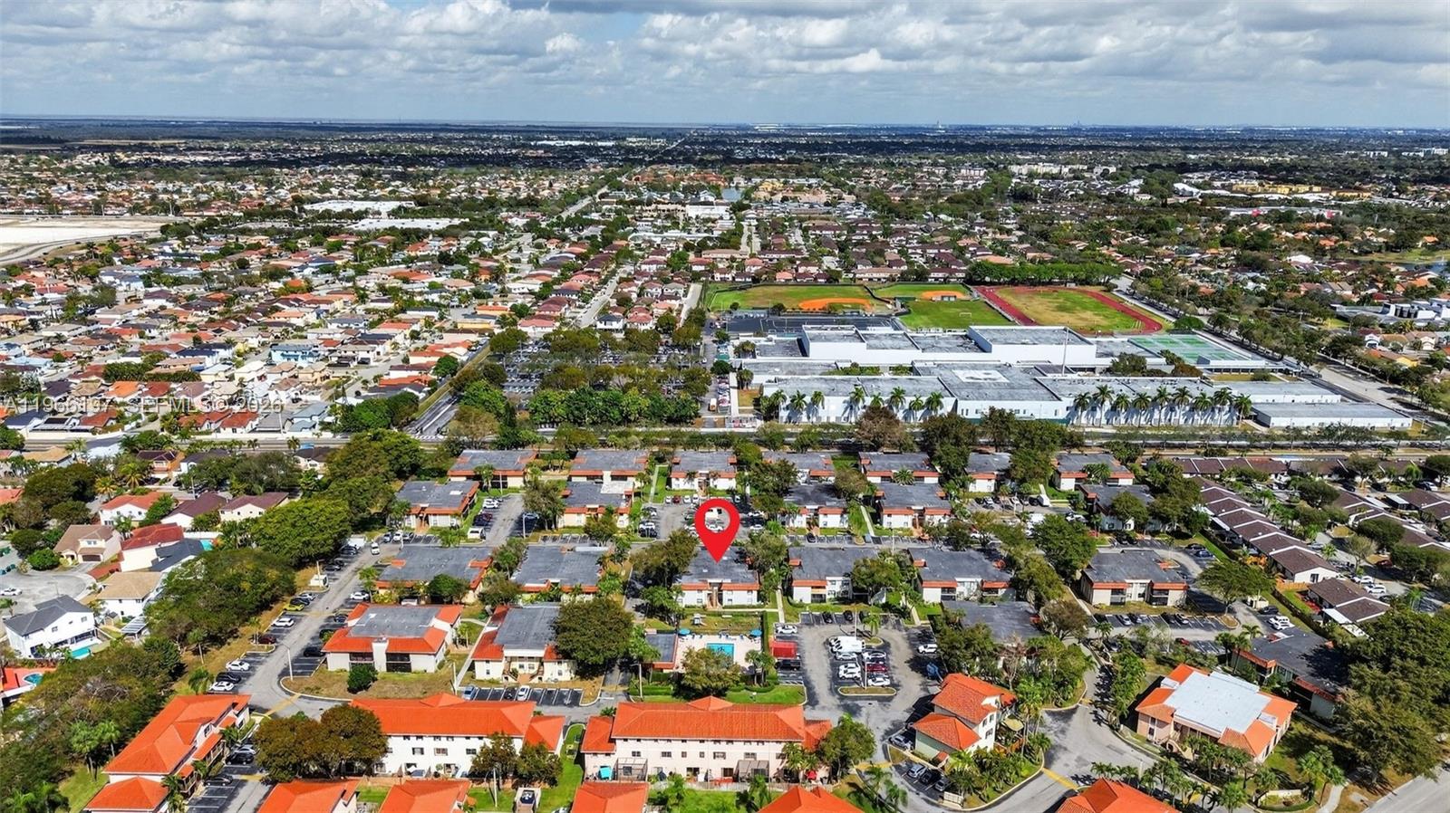 BANYAN TREE FIVE CONDO - Residential