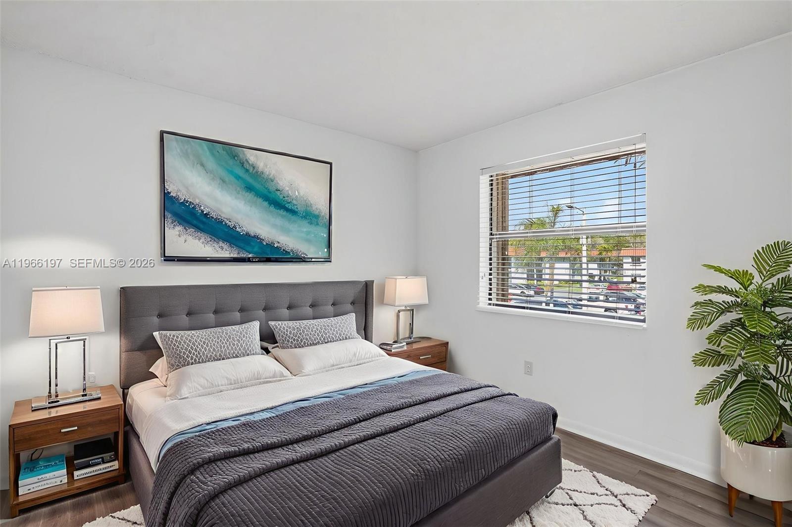 BANYAN TREE FIVE CONDO - Residential