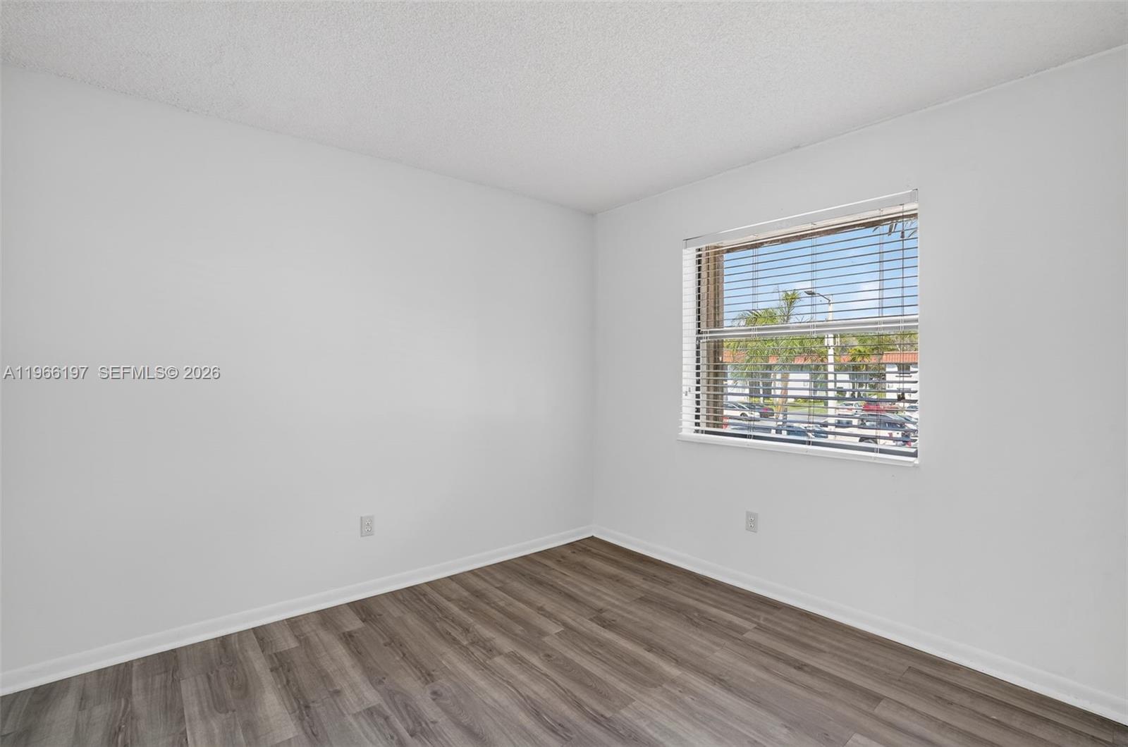 BANYAN TREE FIVE CONDO - Residential