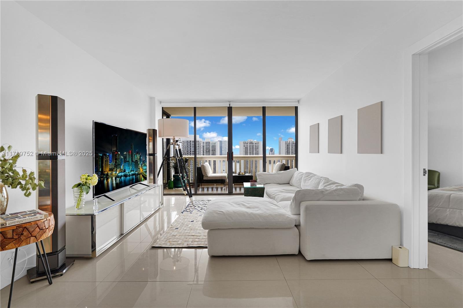 1000 Island Blvd 2508, Aventura, Miami-Dade County, Florida - 2 Bedrooms  
2 Bathrooms - 