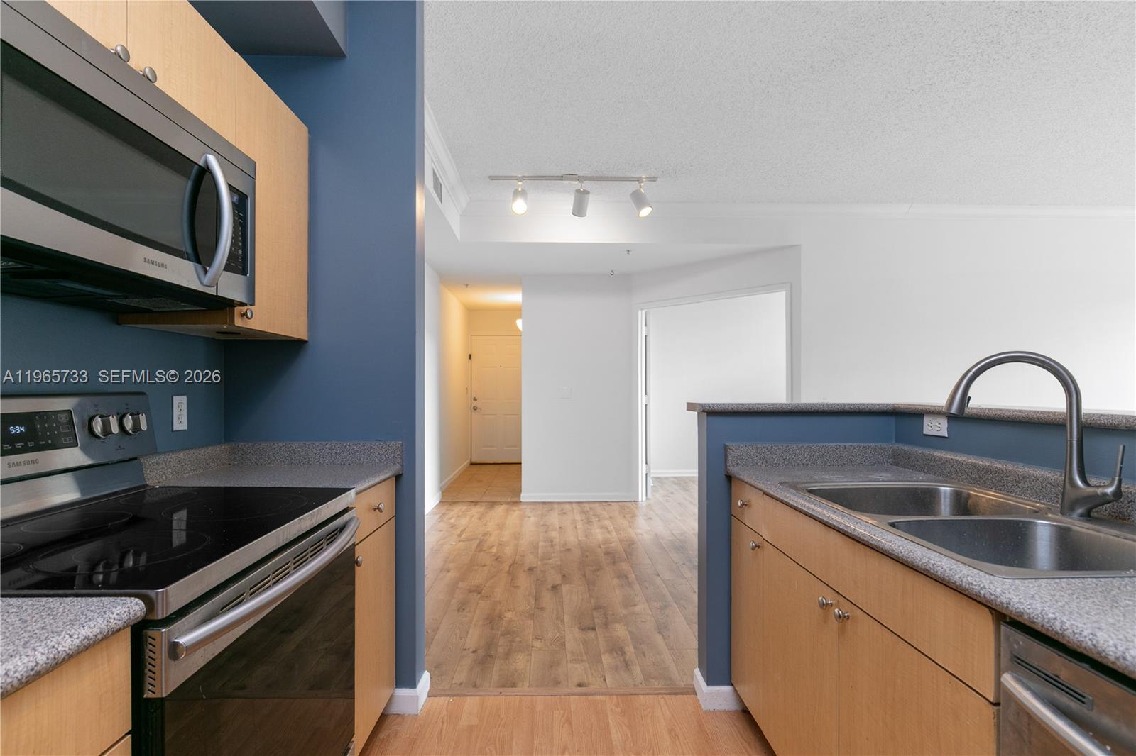 REGENT PARK CONDO - Residential