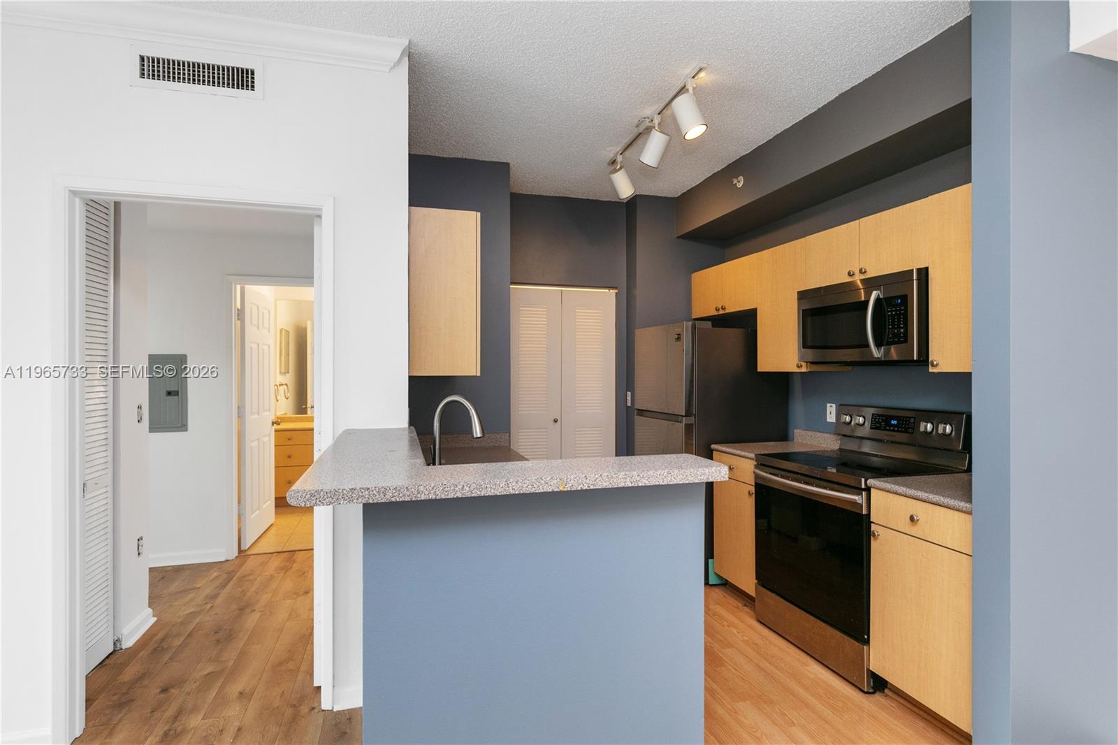 REGENT PARK CONDO - Residential