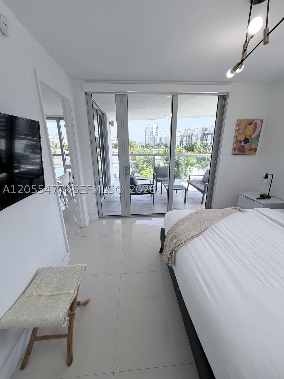 1100 100th St 606