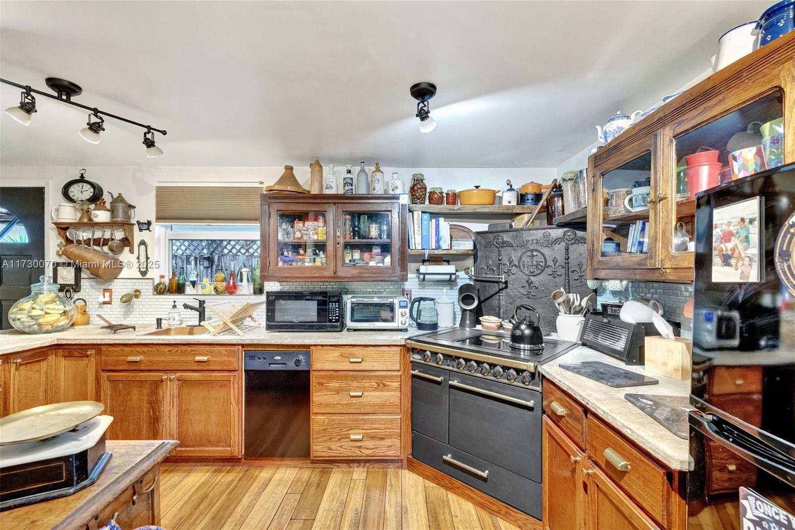 OAKLAND PARK - Residential