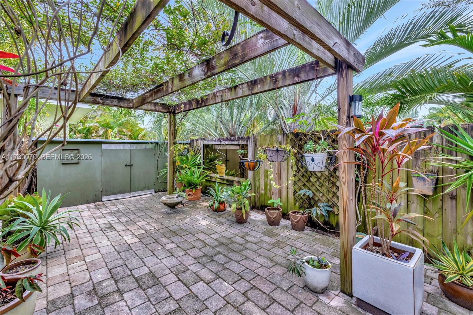 OAKLAND PARK - Residential