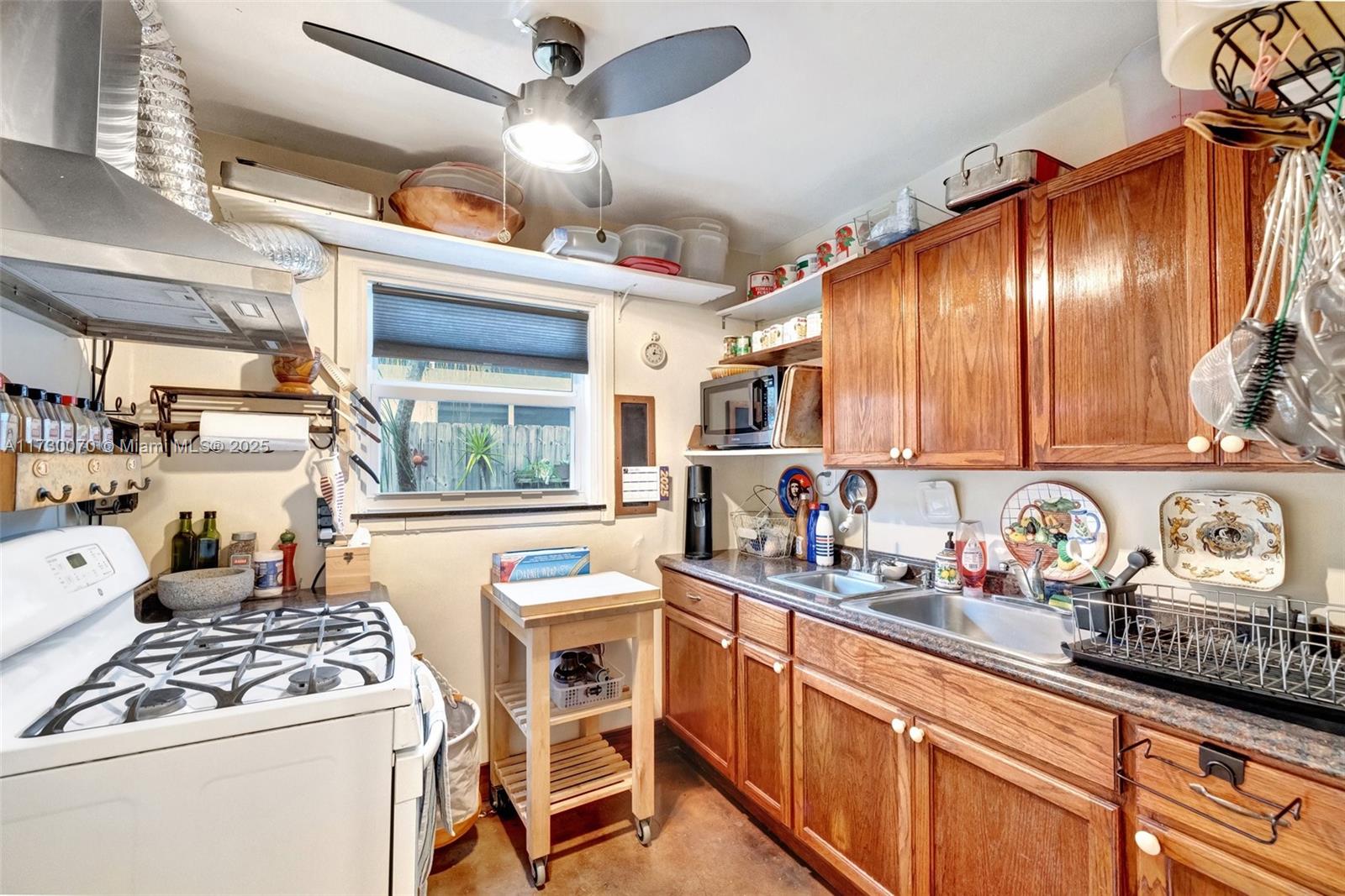 OAKLAND PARK - Residential