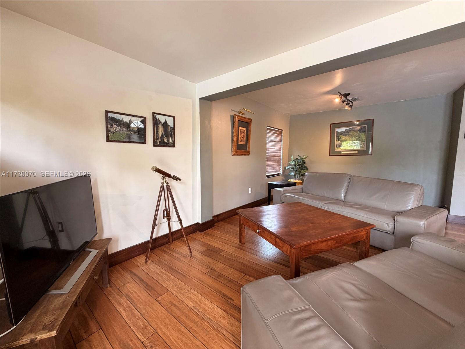 OAKLAND PARK - Residential