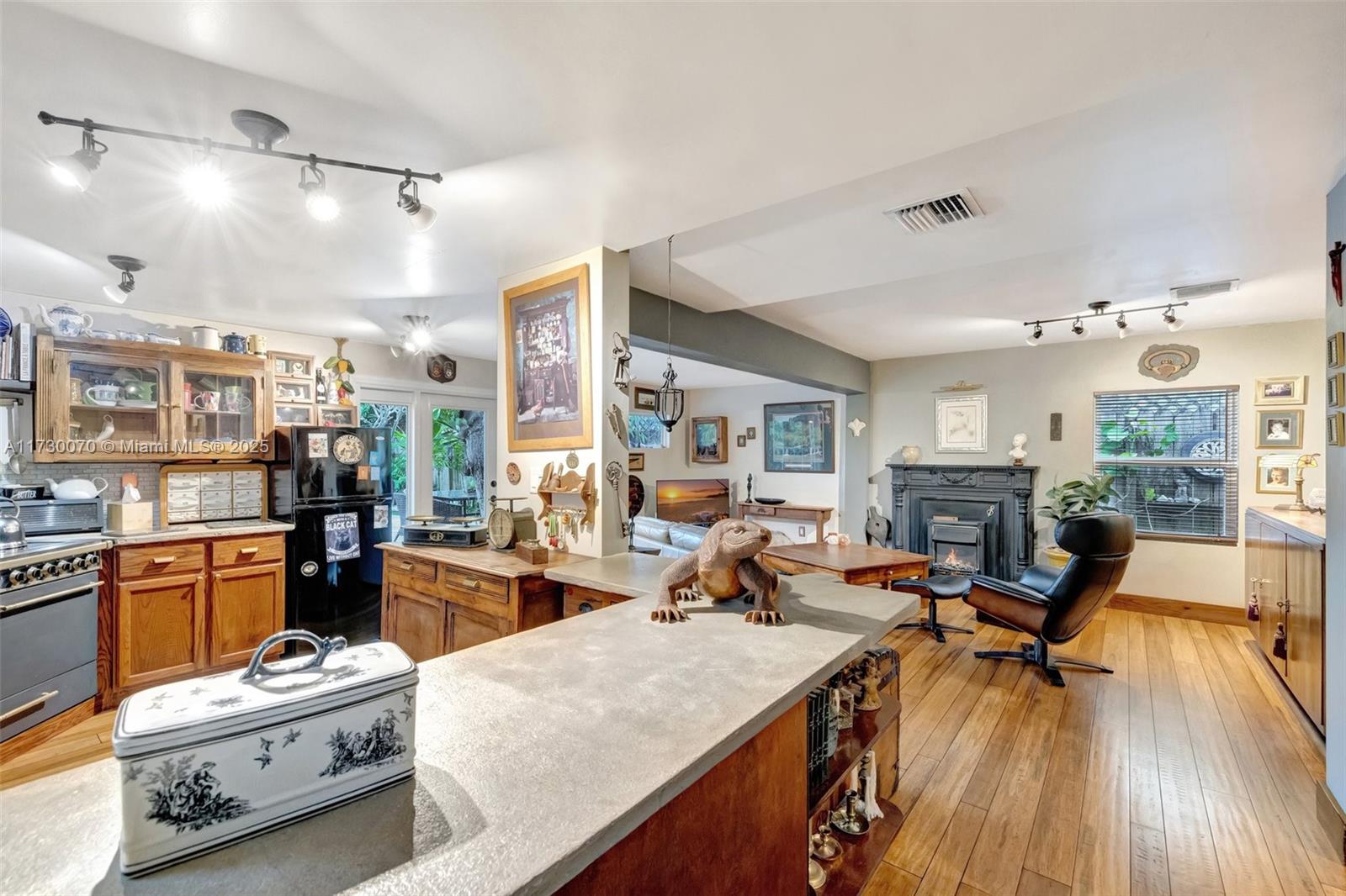 OAKLAND PARK - Residential