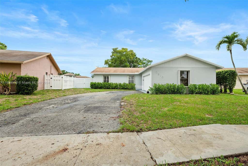 Photo of 2510 NW 110th Ter, Sunrise, FL 33322 (MLS # A11608609)