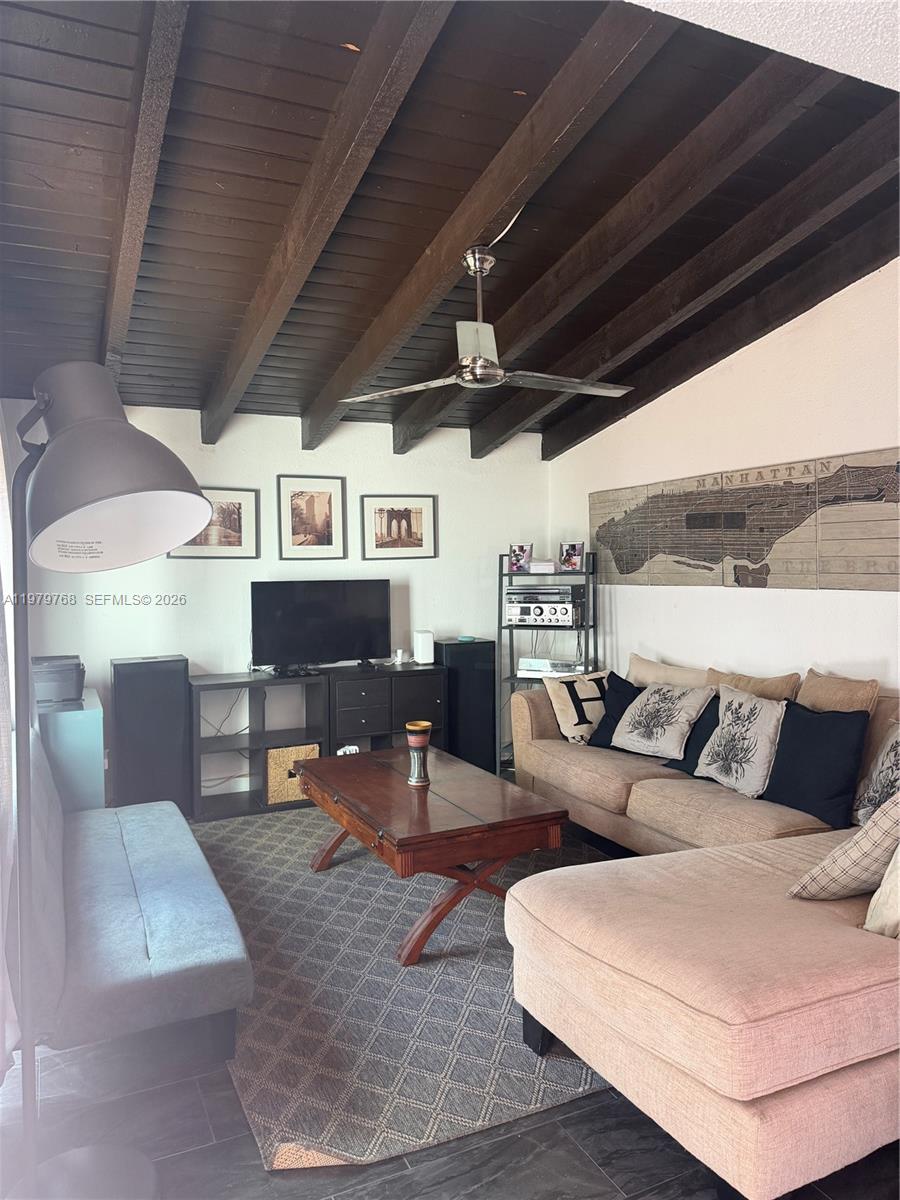 SNAPPER CREEK TOWNHOUSE S - Residential