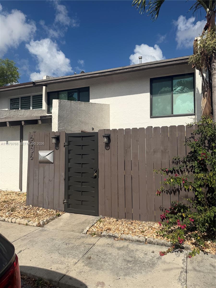 SNAPPER CREEK TOWNHOUSE S - Residential