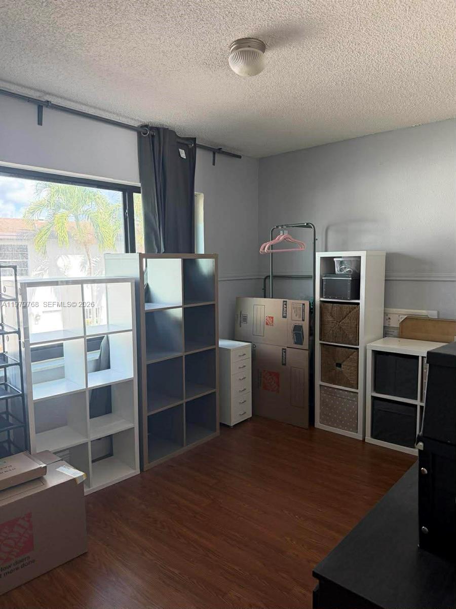 SNAPPER CREEK TOWNHOUSE S - Residential