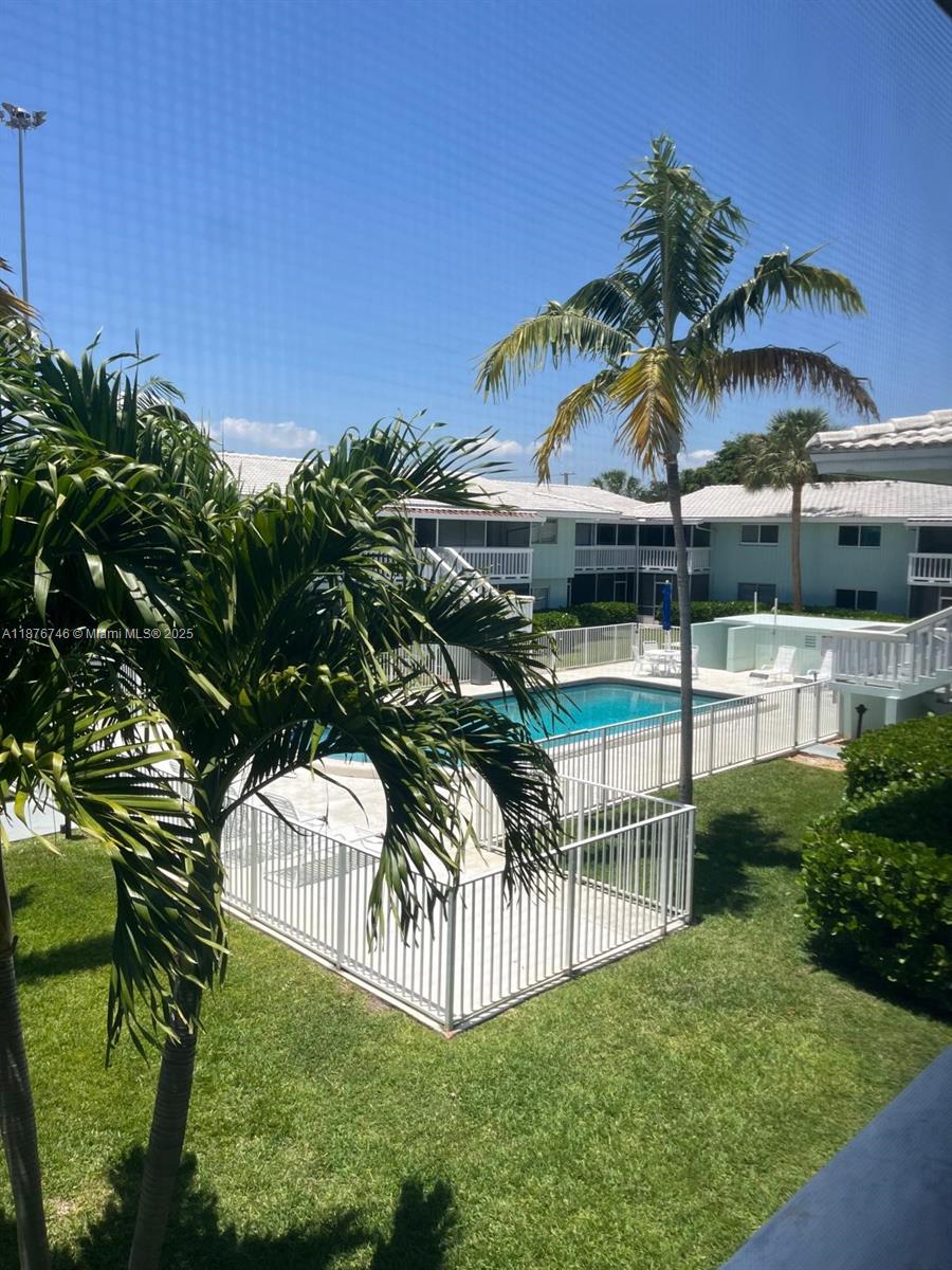 RIVER HOUSE GARDENS CONDO - Residential