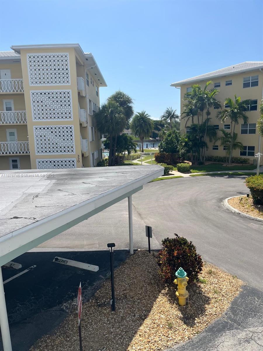 RIVER HOUSE GARDENS CONDO - Residential