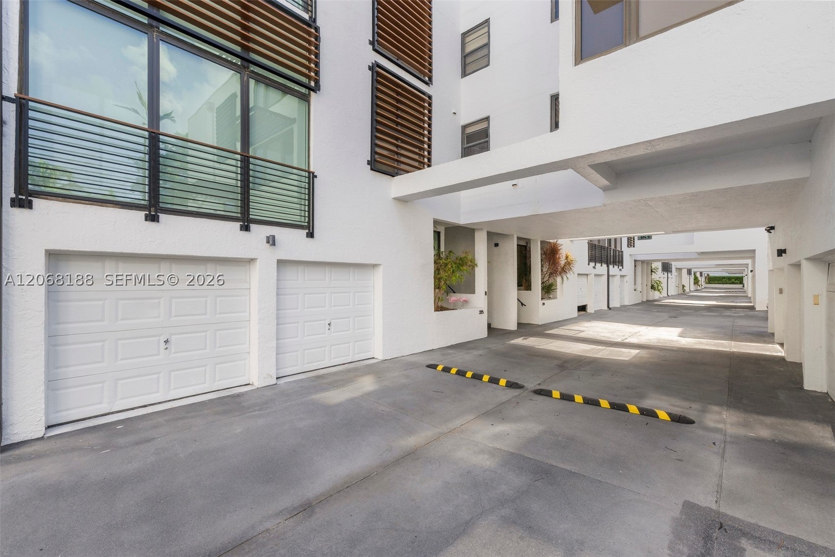 225 E Enid Dr 44