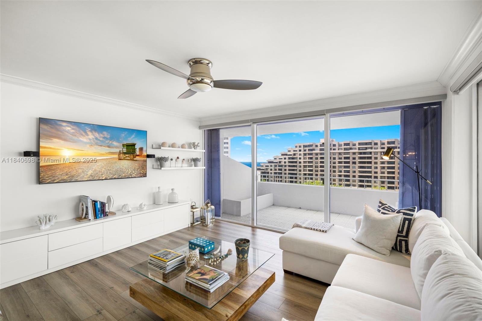 199 Ocean Lane Dr 1015, Key Biscayne, FL, 33149/$1,295,000 3 199 Ocean Lane Dr 1015