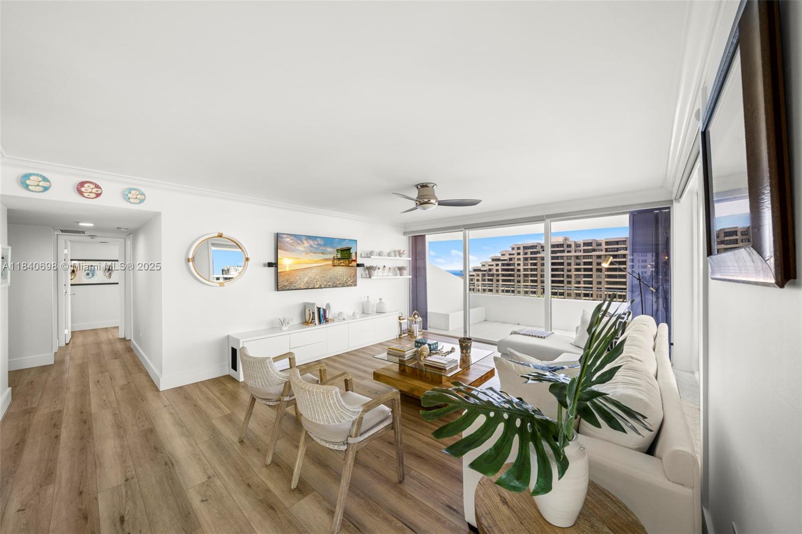 199 Ocean Lane Dr 1015, Key Biscayne, FL, 33149/$1,295,000 4 199 Ocean Lane Dr 1015